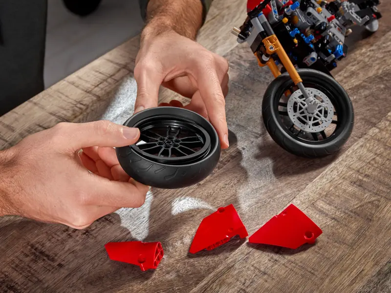 LEGO 42107 Ducati Panigale V4 R zdjęcie 9
