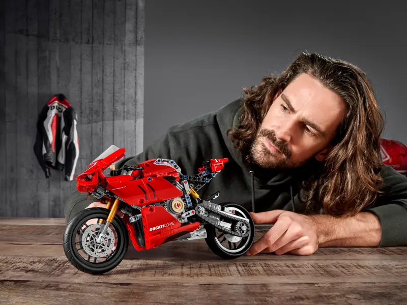 LEGO 42107 Ducati Panigale V4 R zdjęcie 11