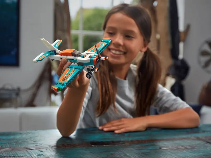 LEGO 42117 Samolot wyścigowy zdjęcie 9