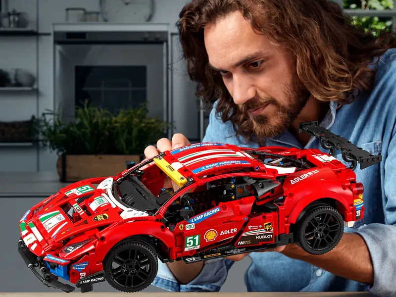 LEGO 42125 Ferrari 488 GTE “AF Corse #51” zdjęcie 14