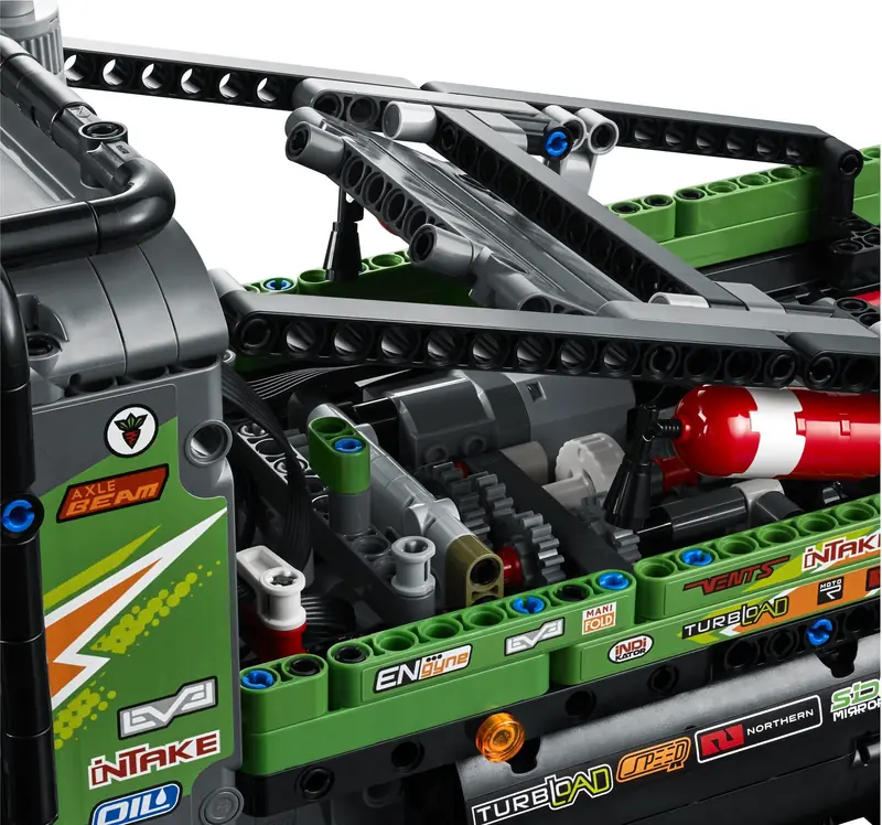 LEGO 42129 Ciężarówka Mercedes-Benz Zetros z napędem na 4 koła zdjęcie 11