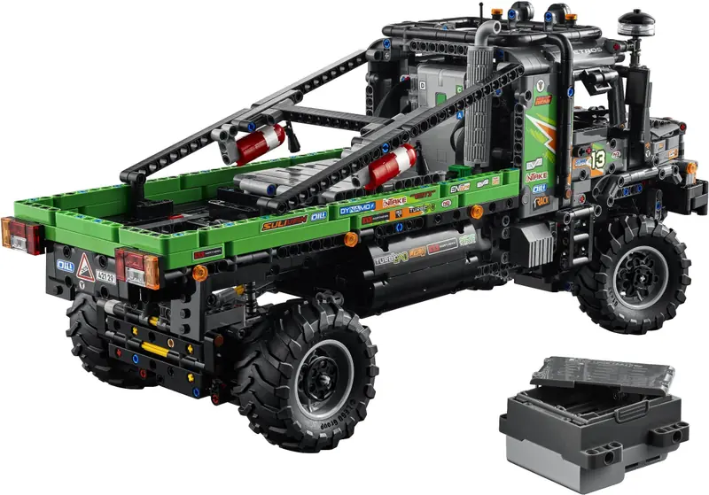 LEGO 42129 Ciężarówka Mercedes-Benz Zetros z napędem na 4 koła zdjęcie 10