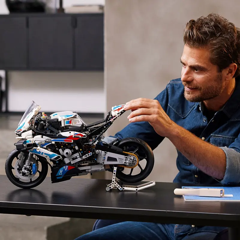 LEGO 42130 BMW M 1000 RR zdjęcie 6