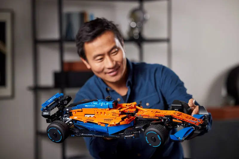 LEGO 42141 Samochód wyścigowy McLaren Formula 1 zdjęcie 7