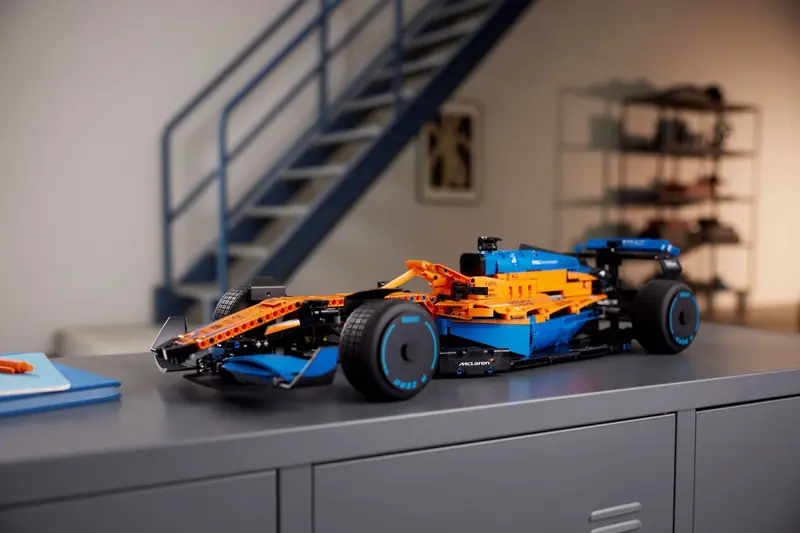 LEGO 42141 Samochód wyścigowy McLaren Formula 1 zdjęcie 8