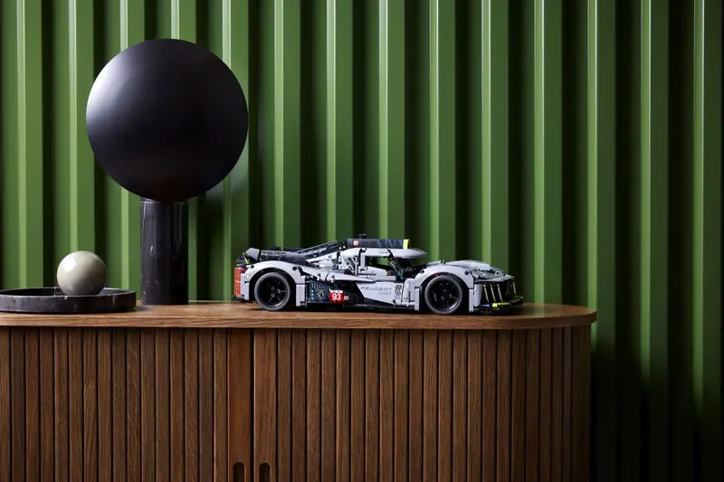 LEGO 42156 PEUGEOT 9X8 24H Le Mans Hybrid Hypercar zdjęcie 7
