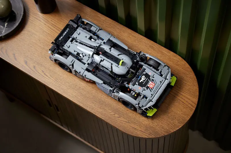 LEGO 42156 PEUGEOT 9X8 24H Le Mans Hybrid Hypercar zdjęcie 8