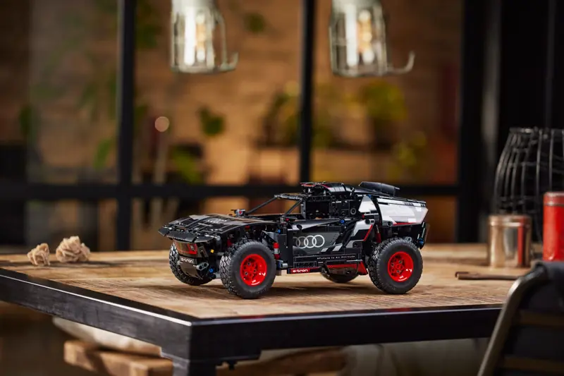 LEGO 42160 Audi RS Q e-tron zdjęcie 7