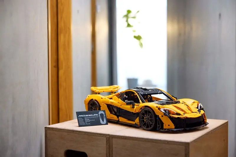 LEGO 42172 McLaren P1 zdjęcie 12