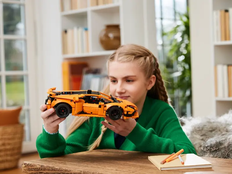 LEGO 42196 Pomarańczowe Lamborghini Huracán Tecnica zdjęcie 9