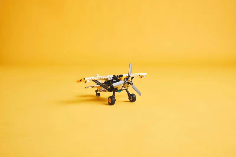 LEGO 42198 Samolot transportowy zdjęcie 9