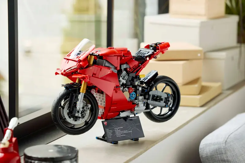 LEGO 42202 Motocykl Ducati Panigale V4 S zdjęcie 7