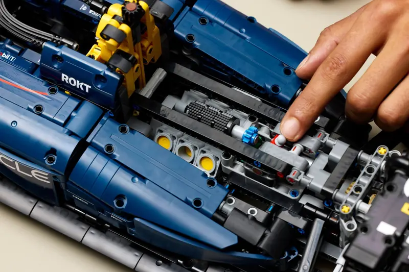 LEGO 42206 Bolid F1 Oracle Red Bull Racing RB20 zdjęcie 9