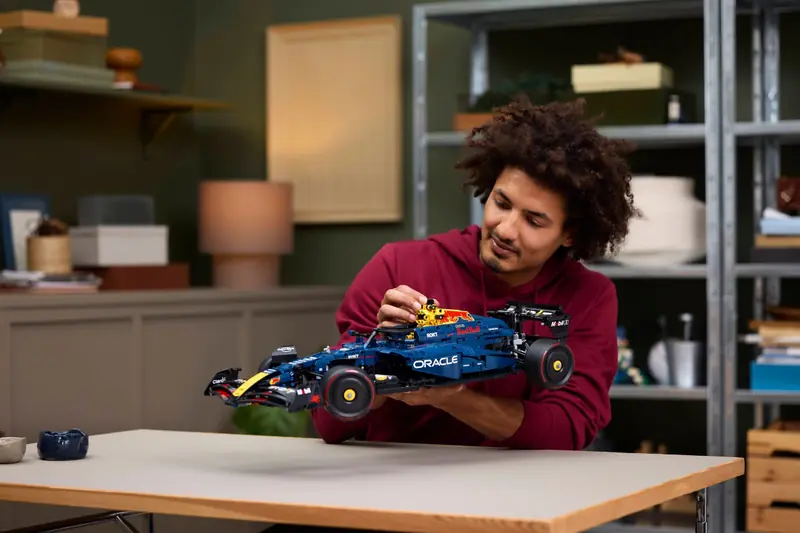 LEGO 42206 Bolid F1 Oracle Red Bull Racing RB20 zdjęcie 11