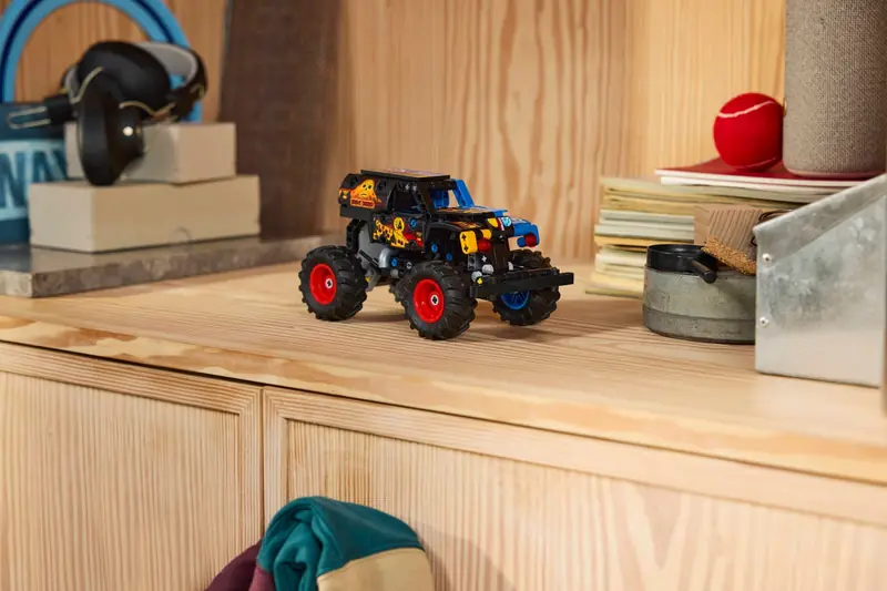 LEGO 42219 Monster Jam Grave Digger Ogień i lód zdjęcie 11
