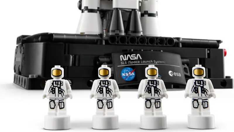 LEGO 42221 Rakieta SLS NASA Artemis zdjęcie 6