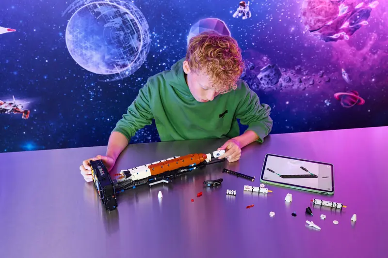 LEGO 42221 Rakieta SLS NASA Artemis zdjęcie 10