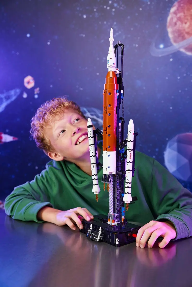 LEGO 42221 Rakieta SLS NASA Artemis zdjęcie 11