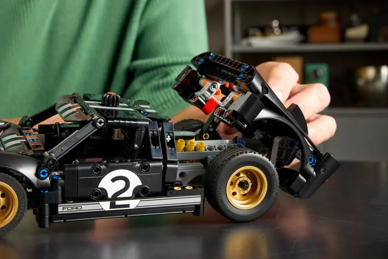 LEGO 42223 Samochód wyścigowy 1966 Ford GT40 MKII zdjęcie 11