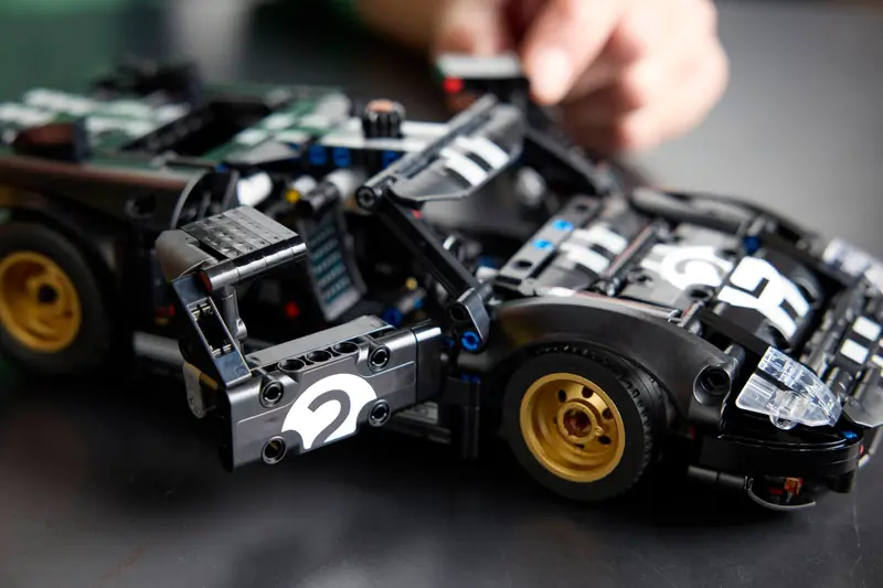 LEGO 42223 Samochód wyścigowy 1966 Ford GT40 MKII zdjęcie 13