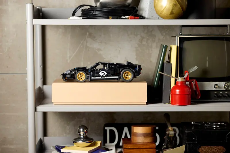 LEGO 42223 Samochód wyścigowy 1966 Ford GT40 MKII zdjęcie 10