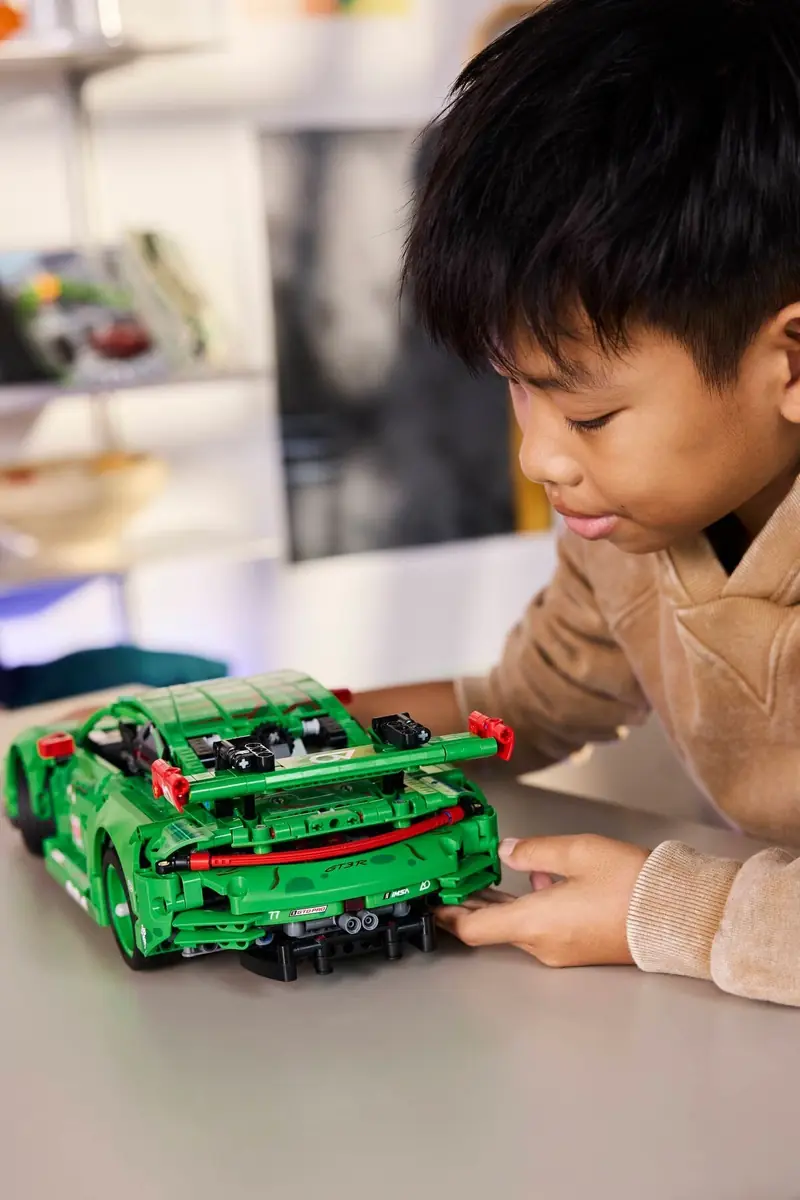 LEGO 42224 Samochód Porsche 911 GT3 R REXY AO Racing zdjęcie 9
