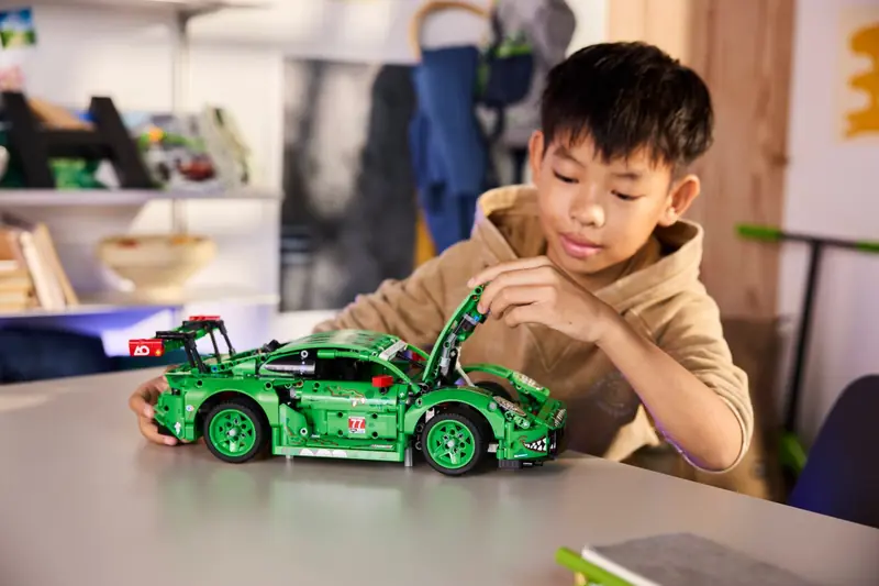 LEGO 42224 Samochód Porsche 911 GT3 R REXY AO Racing zdjęcie 11