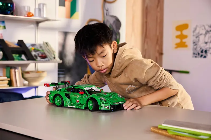 LEGO 42224 Samochód Porsche 911 GT3 R REXY AO Racing zdjęcie 12