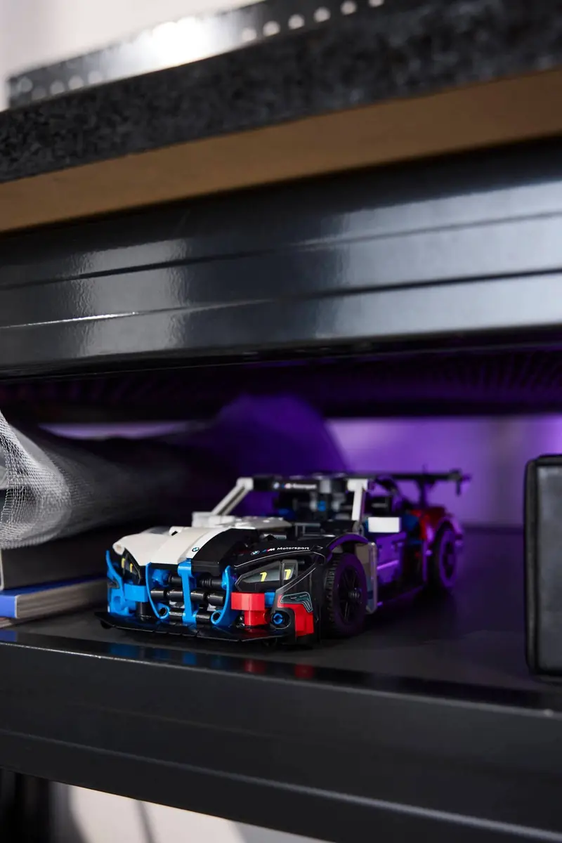 LEGO 42226 Samochód wyścigowy BMW M4 GT3 EVO zdjęcie 10