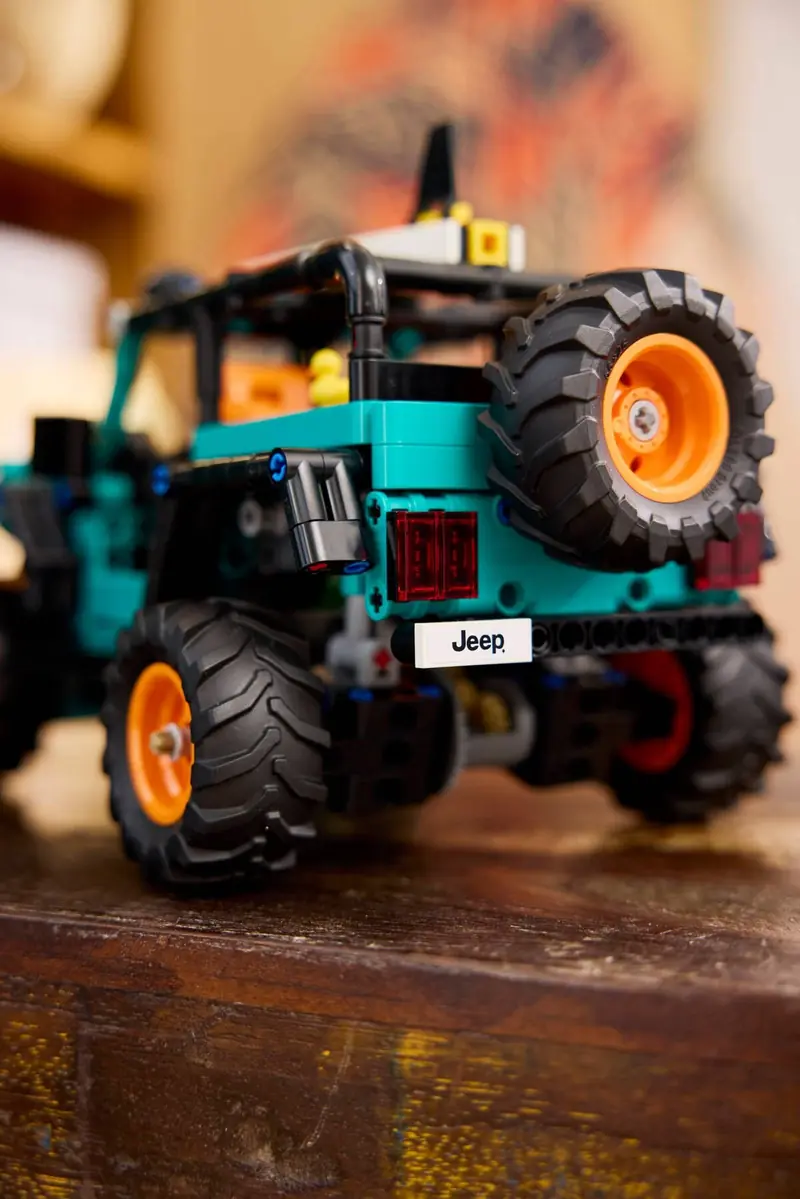 LEGO 42227 SUV Jeep Wrangler Rubicon zdjęcie 10