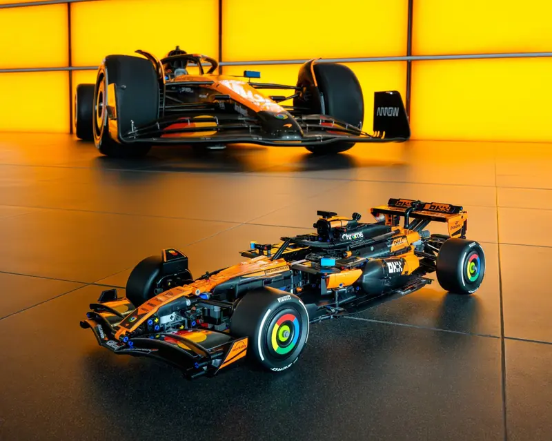LEGO 42228 Bolid McLaren MCL39 F1 zdjęcie 14