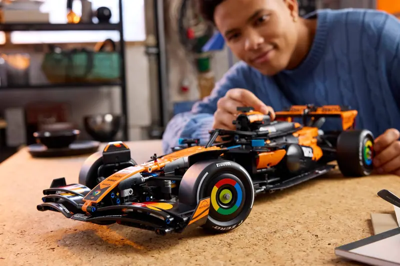 LEGO 42228 Bolid McLaren MCL39 F1 zdjęcie 22