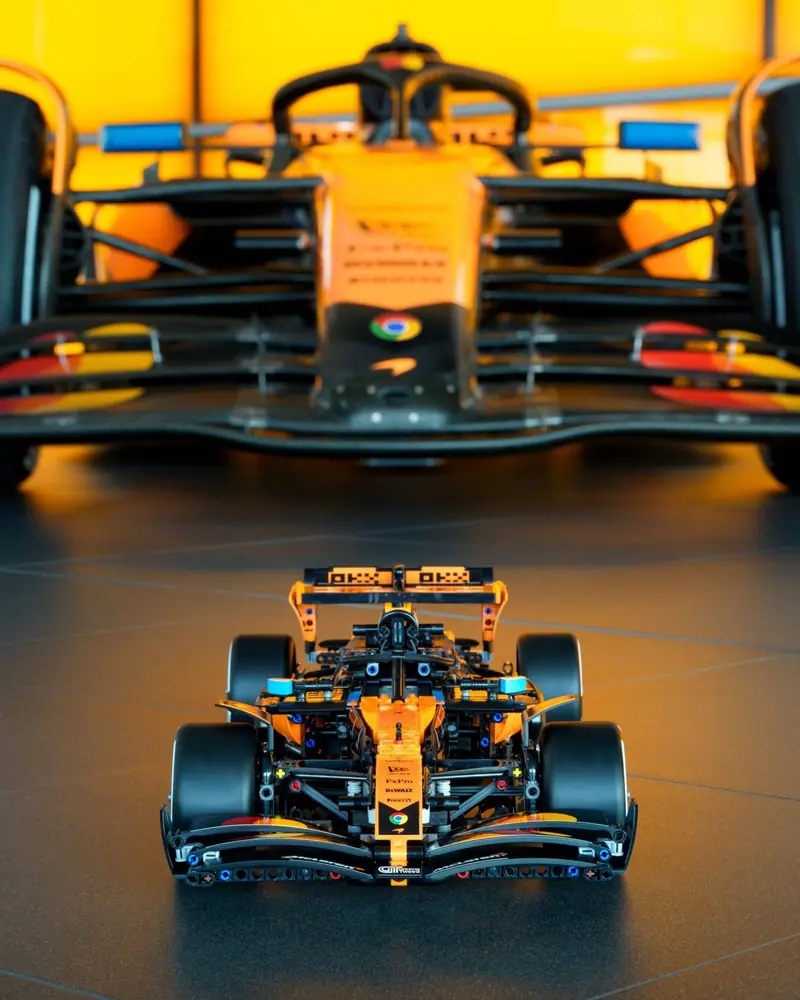 LEGO 42228 Bolid McLaren MCL39 F1 zdjęcie 17