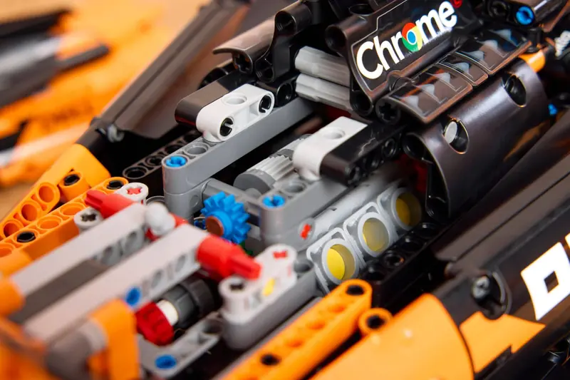 LEGO 42228 Bolid McLaren MCL39 F1 zdjęcie 19