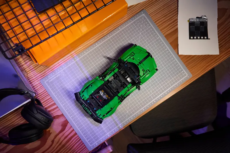LEGO 42241 Zielony hipersamochód Bugatti Chiron Pur Sport zdjęcie 14