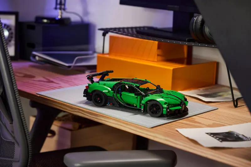 LEGO 42241 Zielony hipersamochód Bugatti Chiron Pur Sport zdjęcie 15