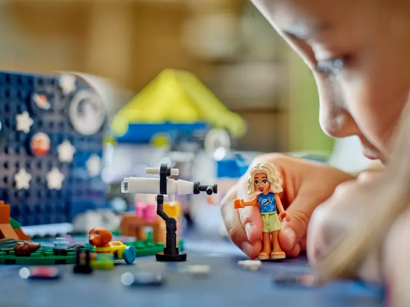 LEGO 42603 Kamper z mobilnym obserwatorium gwiazd zdjęcie 9