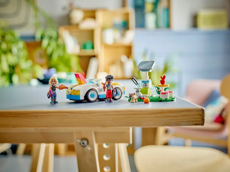LEGO 42609 Samochód elektryczny i stacja ładująca zdjęcie 7