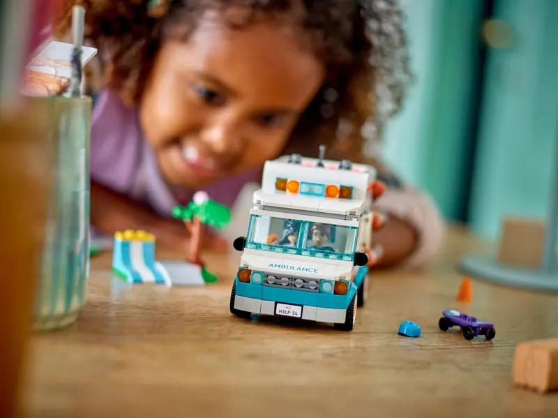 LEGO 42613 Karetka szpitala w Heartlake zdjęcie 8