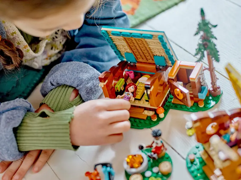 LEGO 42624 Przytulne domki na letnim obozie zdjęcie 10
