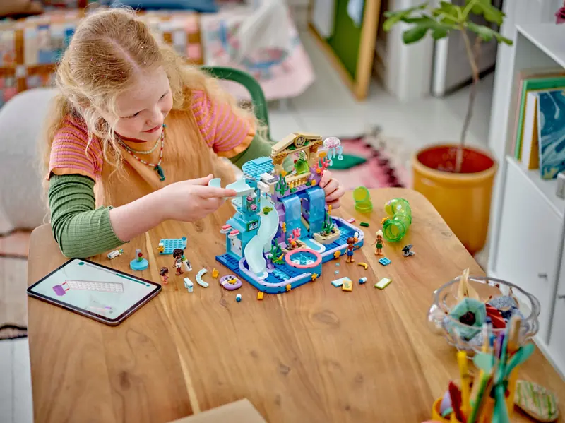 LEGO 42630 Park wodny w Heartlake zdjęcie 9