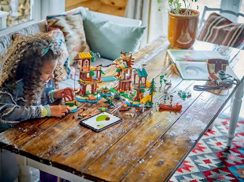 LEGO 42631 Domek na drzewie na obozie kempingowym zdjęcie 10