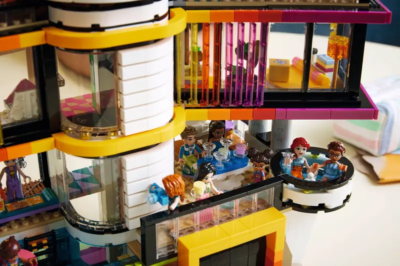 LEGO 42639 Nowoczesna rezydencja Andrei zdjęcie 6