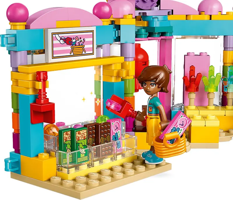 LEGO 42649 Sklep z cukierkami w Heartlake zdjęcie 4