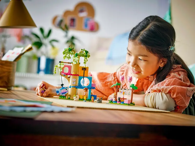 LEGO 42666 Kocie przyjęcie urodzinowe i domek na drzewie zdjęcie 10