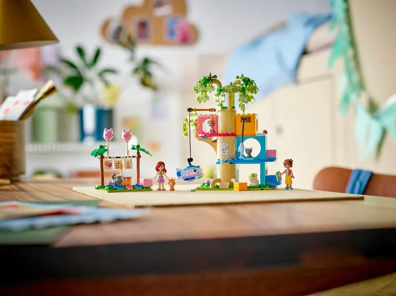 LEGO 42666 Kocie przyjęcie urodzinowe i domek na drzewie zdjęcie 7