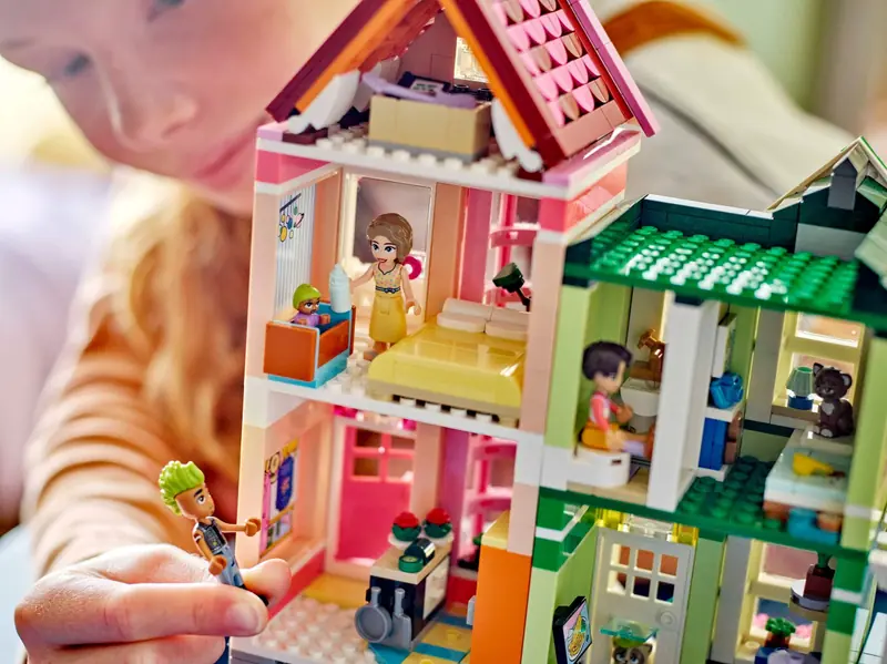 LEGO 42670 Mieszkania i sklepy w mieście Heartlake zdjęcie 10