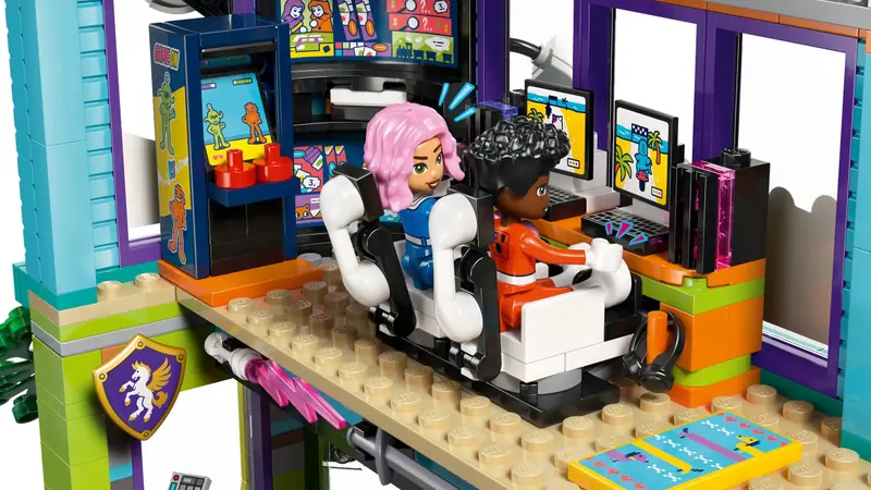 LEGO 42674 Sklep z grami i komiksami zdjęcie 8