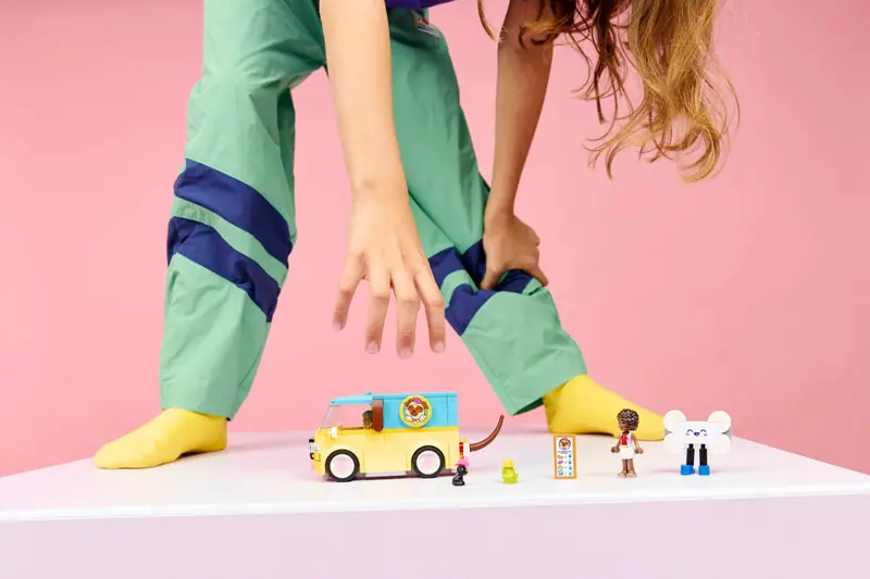 LEGO 42678 Furgonetka z akcesoriami dla zwierząt zdjęcie 10