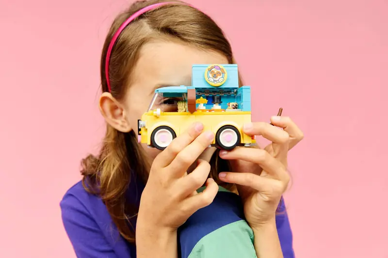 LEGO 42678 Furgonetka z akcesoriami dla zwierząt zdjęcie 11